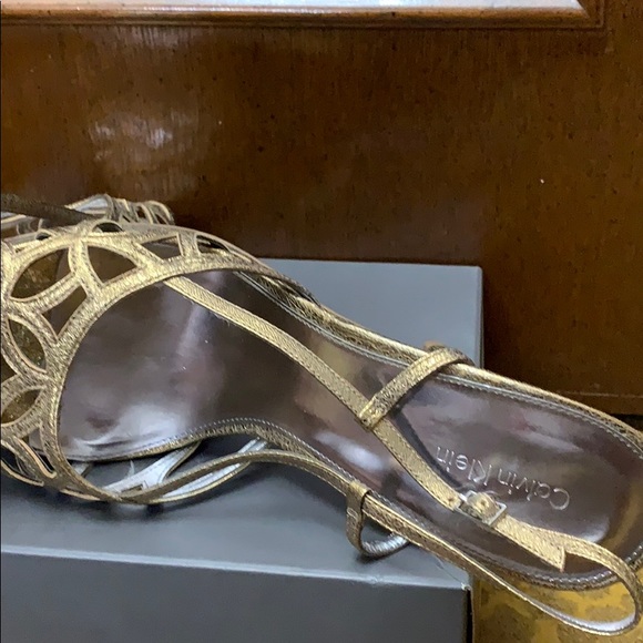 Heels - Picture 4 of 4